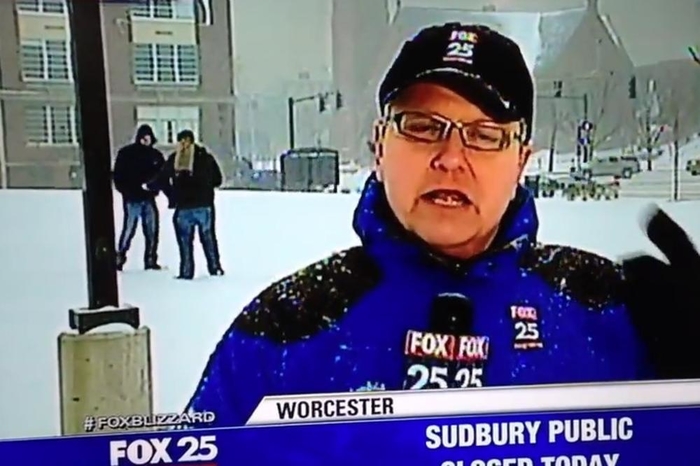 Дилање на дрога во живо на вести: Наместо снежната бура сите гледачи се шокираа од оваа глетка пред камерите