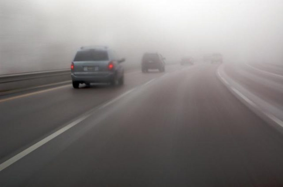 Возете внимателно: Намалена видливост поради магла во Крушево и на Стража