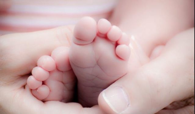 Бебето на починатата родилка од Кичево во стабилна здравствена состојба- се испитува случајот