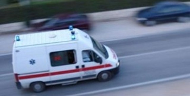 Скопјанка тешко повредена во сообраќајка на патот Кичево-Охрид, итно пренесена во Ургентен