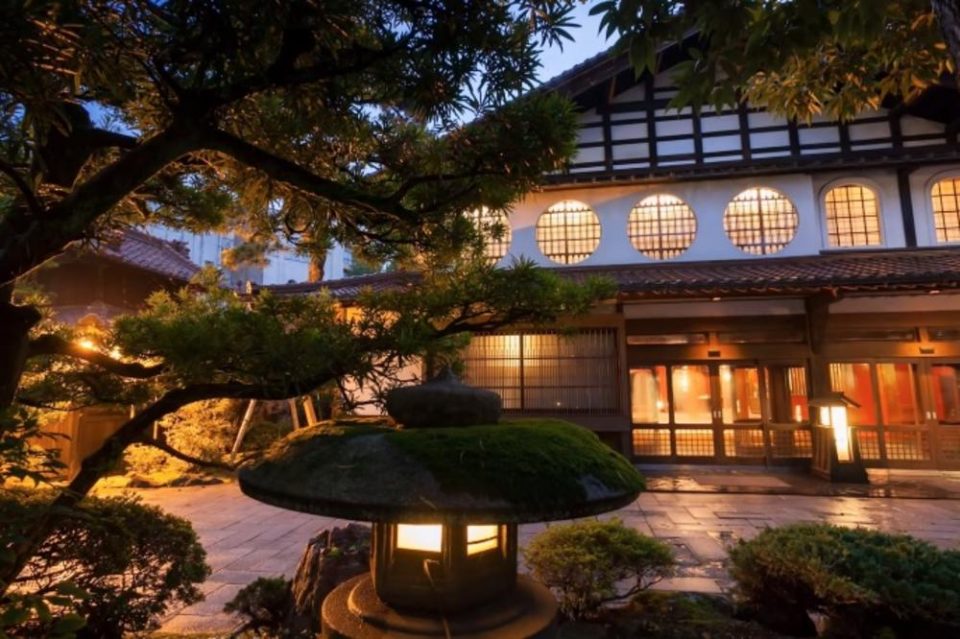 Ова е најстариот хотел на светот: Отворен е пред 1.300 години, бил преноќиште на самураите, а го воделе дури 46 генерации (ВИДЕО)