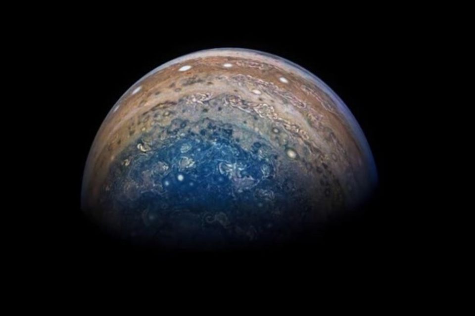НАВИСТИНА СПЕКТАКУЛАРНО: НАСА објави досега невидени фотографии од Јупитер (ФОТО+ВИДЕО)