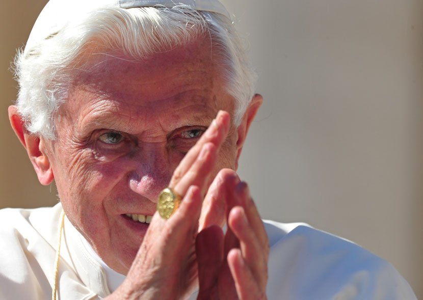Папата Бенедикт доби поддршка од кардиналот Милер во истрагата за сексуални насилства
