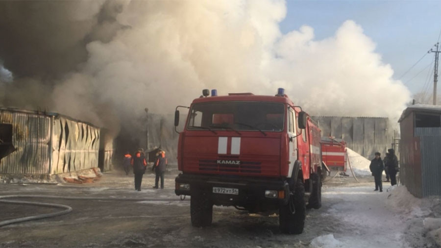 ФОТО: Голем пожар во фабрика во Русија, најмалку 10 загинати