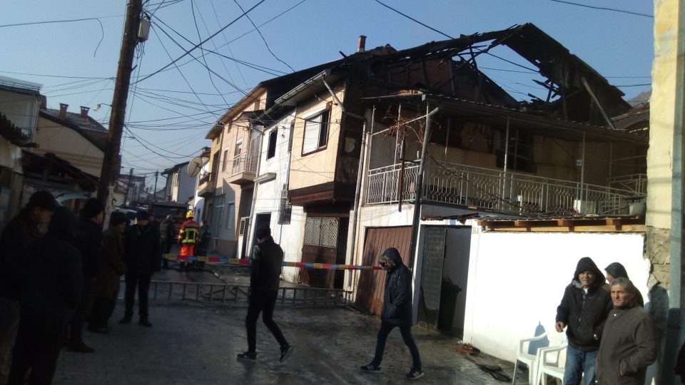 Tридневна жалост во Тетово за настраданите во пожарот