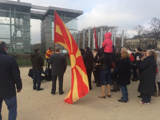 Македонците од Париз и Берлин саботата ѝ ја посветија на Македонија: Стопирање на преговорите за името, НЕ за двојазичност (ВИДЕО)