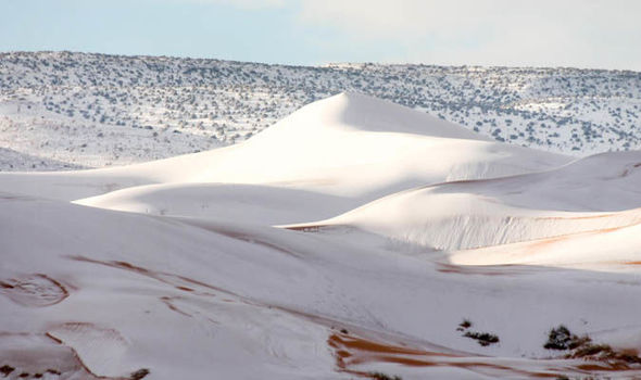 НЕВЕРОЈАТНА ГЛЕТКА: Падна снег во Сахара (ФОТО)