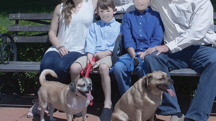 Не е шега: Направиле семејни фотографии, но на ова не се надевале (ФОТО)