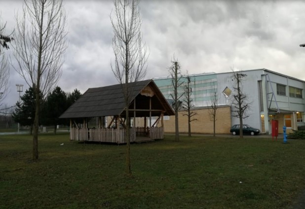 ФОТО: Нашите ракометари од грандиозната „Арена“ во Загреб, во селско училиште