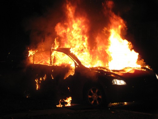 Битолчанка заработи кривична: Запалила автомобил со непозната течност