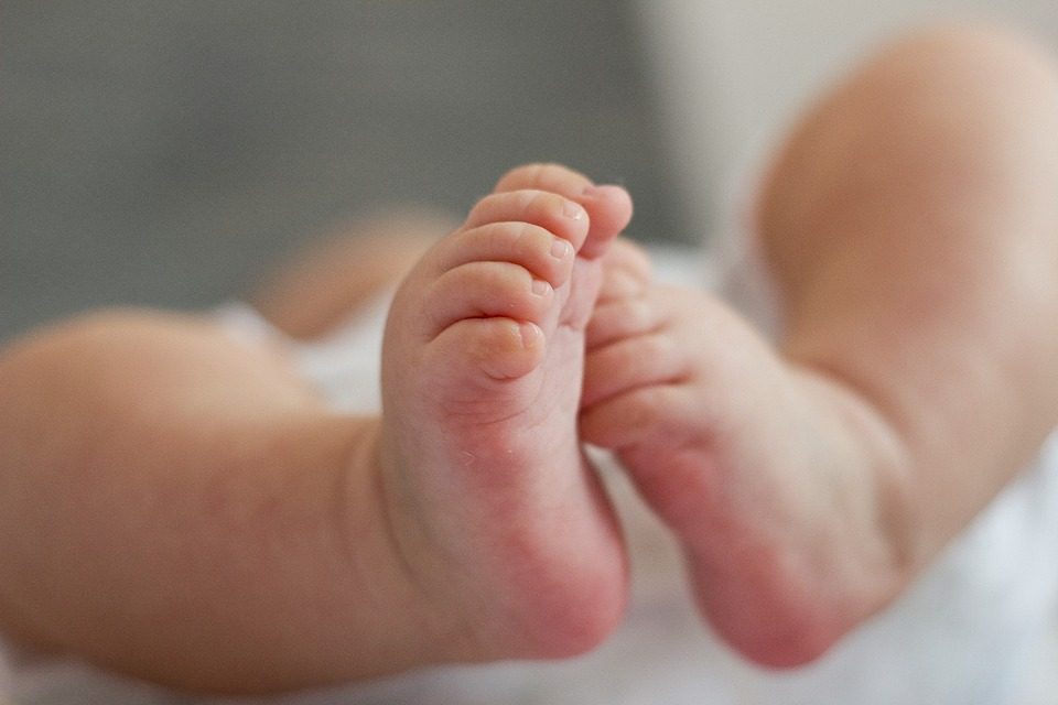 ТРАГЕДИЈА ВО СКОПЈЕ: Почина новороденче во својот дом, еве ги деталите