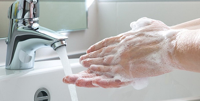 ФОТО: Колку Македонците во проценти ги мијат рацете по одењето во тоалет, а колку нашите соседи?