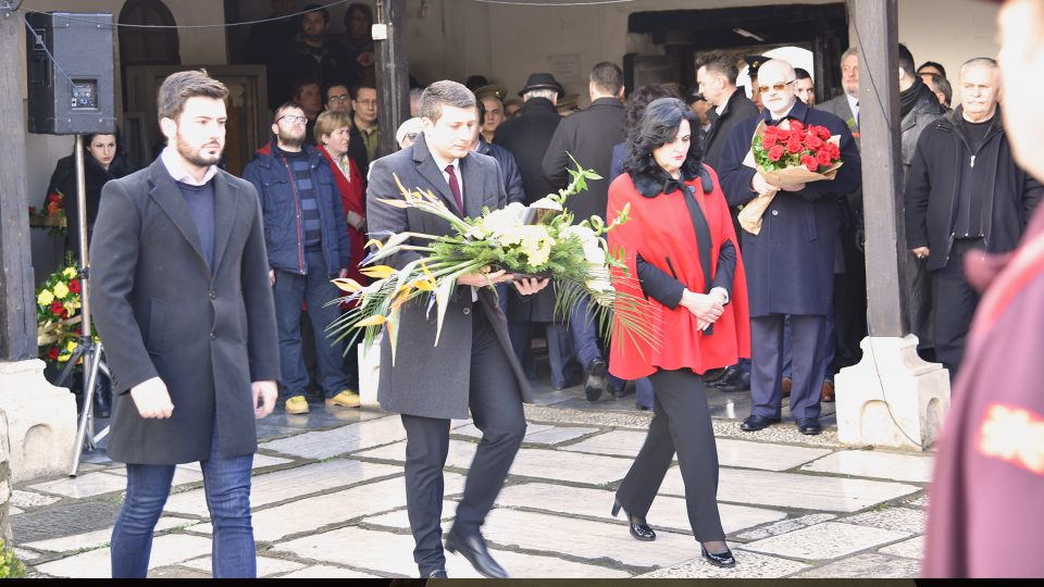 Делегација на ВМРО-ДПМНЕ положи свежо цвеќе на гробот на Гоце Делчев