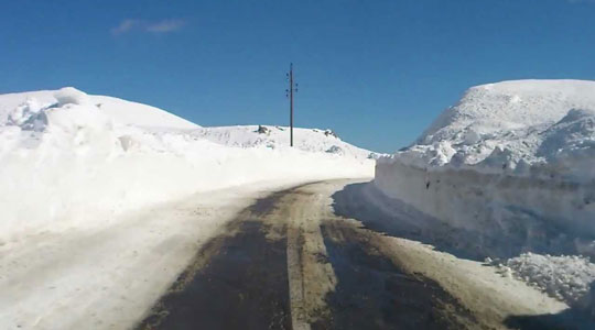 Забрана за камиони на Стража и Маврово поради снег