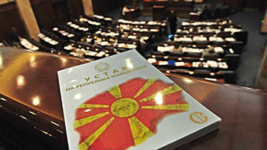 Доколку не се тргнат елементите кои го прават законот за јазици неуставен, ВМРО-ДПМНЕ нема да отстапи од амандманите