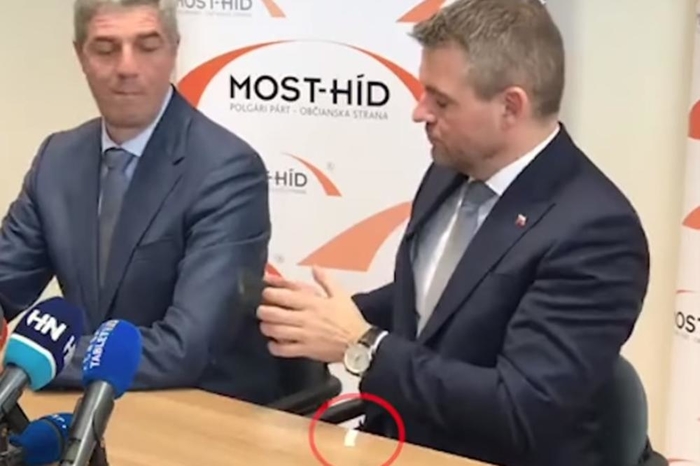 Снимка која го шокираше светот: Дали вреќичка со кокаин падна од џебот на новиот словачки премиер? (ВИДЕО)