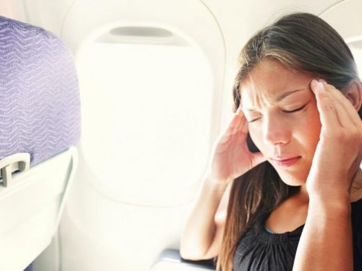 Како да ја спречите болката во ушите при летање со авион?