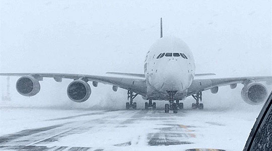 Снегот не го попречува авиосообраќајот