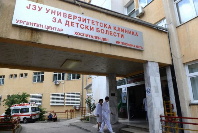Нов одлив на доктори од скопските клиники, најголем е проблемот на Детска клиника