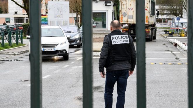 Франција објави: 78.000 лица се потенцијално опасни за безбедноста