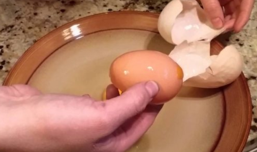 Колку јајца може да јадеме дневно: Дали му штети на организмот ако ПРЕТЕРАМЕ – одговор дава експерт