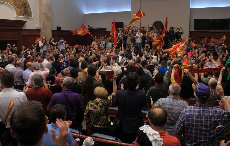 Уставен го отфрли поднесокот на СМК за 27 април, а собраниската амнестија за истотo не ја чепка