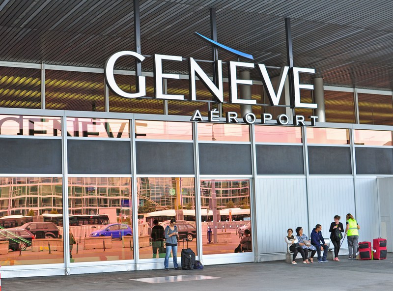 Студеното време го затвори аеродромот во Женева