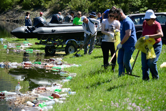 Акција за чистење на езерото Козјак
