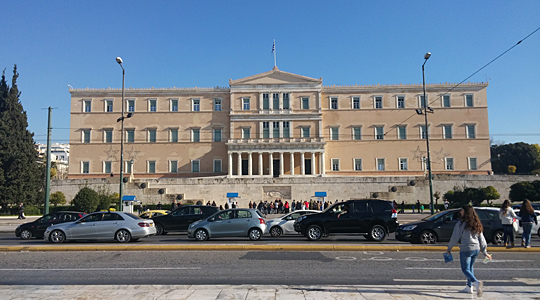 Со 24-часовен генерален штрајк и протести грчките синдикати ќе го одбележат Денот на трудот