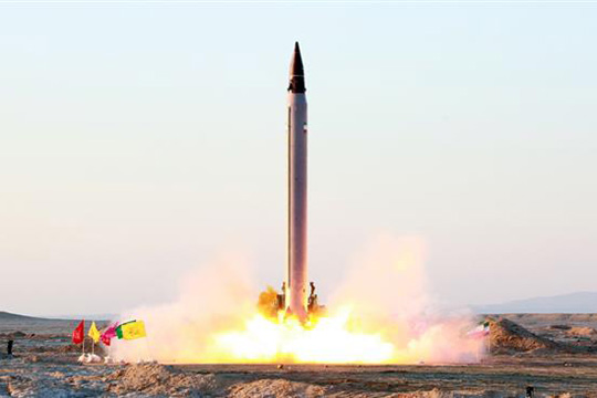 „Иран 100 % прави атомска бомба“