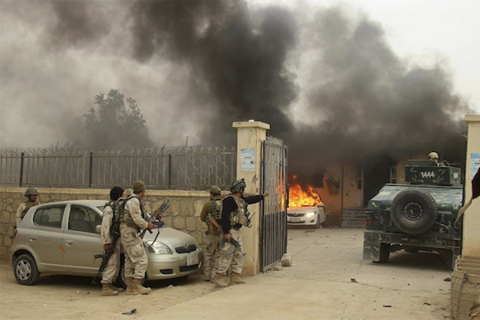 Во самоубиствен бомбашки напад во Авганистан убиени четири лица