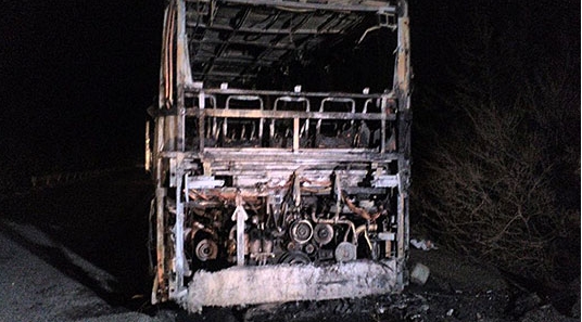ФОТО: Автобус што патувал кон Македонија целосно изгоре, 46-те патници не се повредени