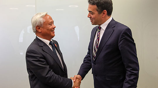 Димитров се сретна со парламентарна делегација од Виетнам