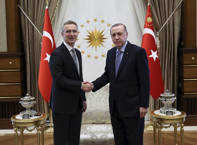 Ердоган и Столтенберг еден час зад затворени врати
