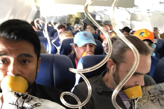 Страв и паника во авион на кој му експлодираше моторот: Еве што објави патник на Фејсбук (ФОТО)