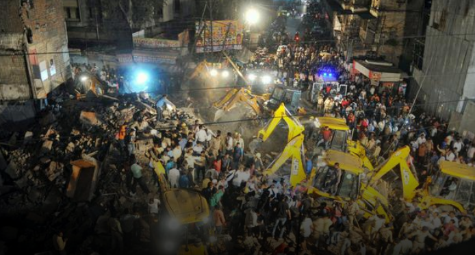 Ужас во Индија: Десет лица загинаа, а двајца се повредени при уривање на зграда