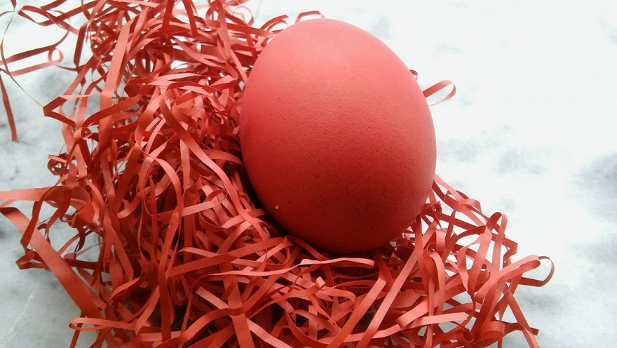 Откако сите ги подготвивте велигденските јајца, еве што треба да направите со првото јајце од лани