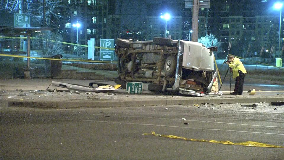 Комбе удри во група пешаци во Торонто: Десетина повредени, возачот избегал од местото на настанот