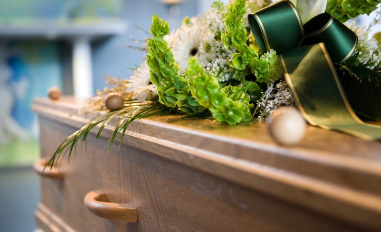 Момент пред да ја закопаат во ковчегот на оваа жена се случило чудо – вработените во погребалното претпријатие само што не добиле срцев удар
