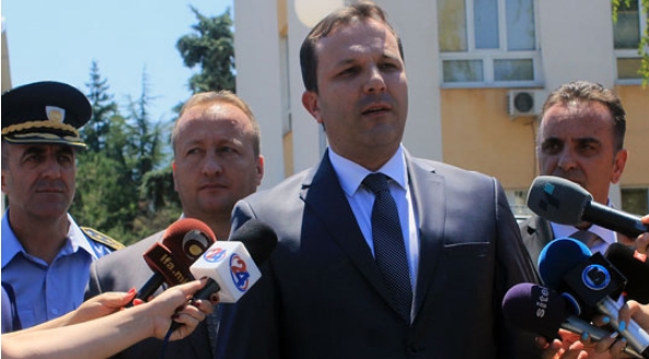 По ослободувањето на сите обвинети од „Монструм“, Спасовски тврди дека сега се трага по Демири и Исмаиловиќ
