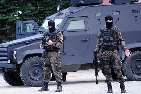 Четворица високо позиционирани екстремисти на ИД уапсени во Измир