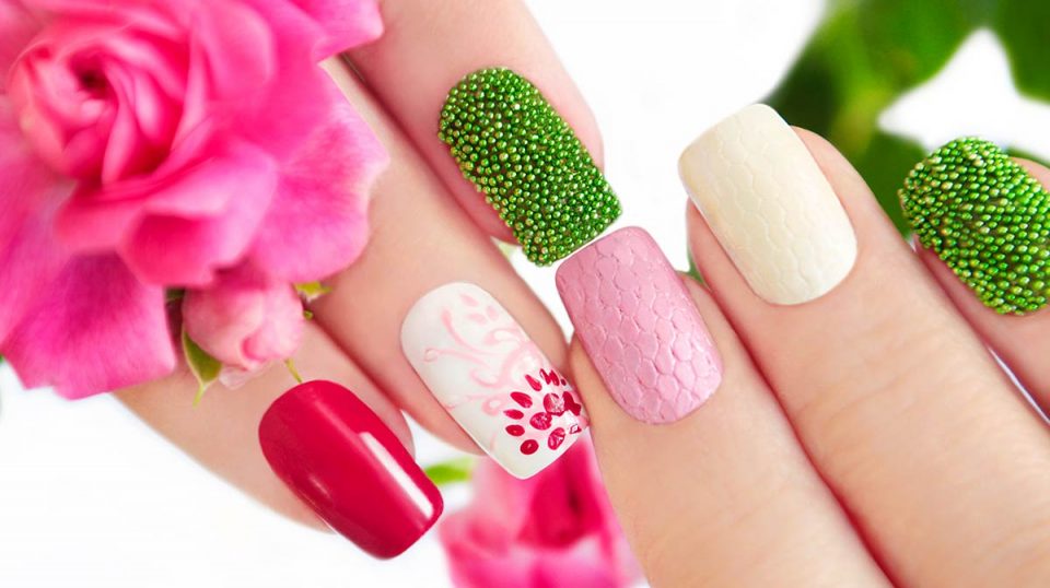 Пролетни нокти: 10 идеи за неодолив цветен маникир
