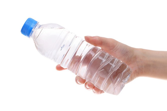 Сите пиеме вода од пластично шише: Задолжително погледнете на дното, ако го има ова веднаш фрлете го