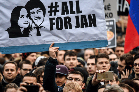 Протести во Словачка со барање за истрага за убиството на новинарот Куцијак