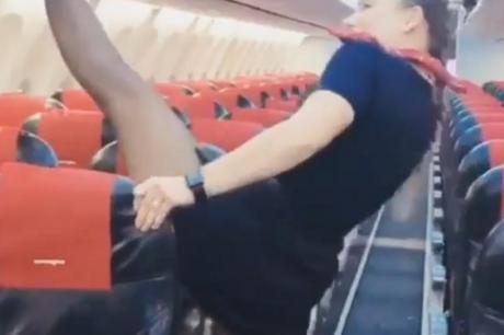 ВИДЕО: Еве што прават стјуардесите кога ќе останат сами во авионот
