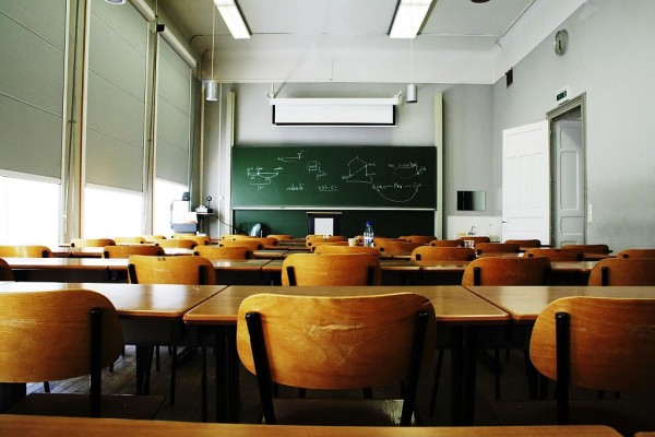 Училиштата во Унгарија затворени до крајот на мај