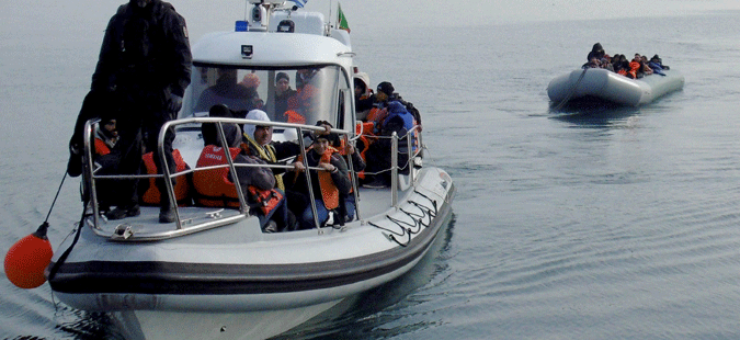 Близу Измир приведени 113 илегални мигранти