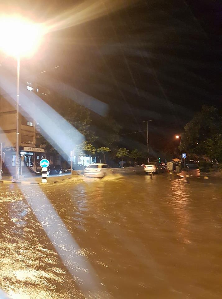 ВИДЕО: Циклонот Владимир го „потопи“ центарот на Тетово