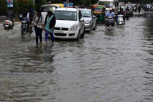 Најмалку 17 жртви во поплави во Индија