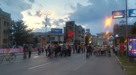 И вечерва протест пред Собрание: Договорот е штетен и спротивен на Уставот и на македонските државни интереси